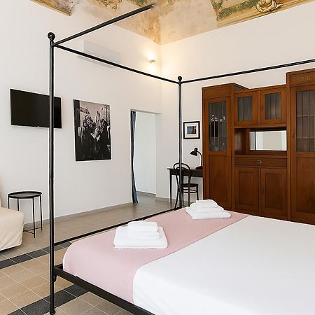 Palazzo Attila - Gioia Apartments Прочида Экстерьер фото