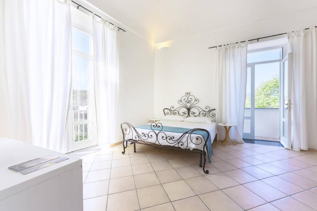 Palazzo Attila - Gioia Apartments Прочида Экстерьер фото